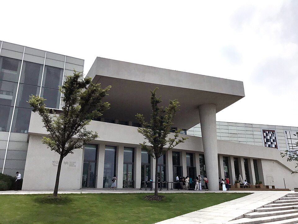 上海・西岸美術館の正門