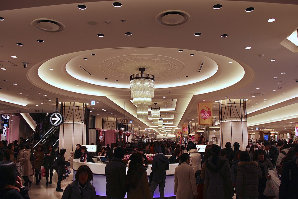 大阪・梅田の阪急うめだ本店の外観