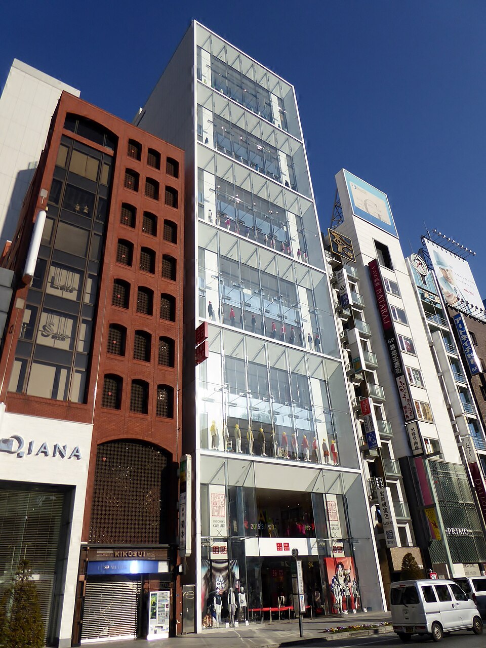 東京・銀座のユニクロの店